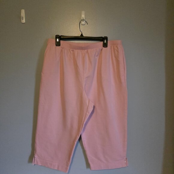 EUC Alfred Dunner Sweatpant Material Capris - Picture 5 of 5